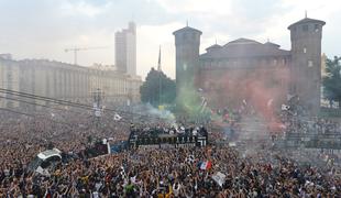 Med proslavljanjem poškodovanih šest navijačev Juventusa