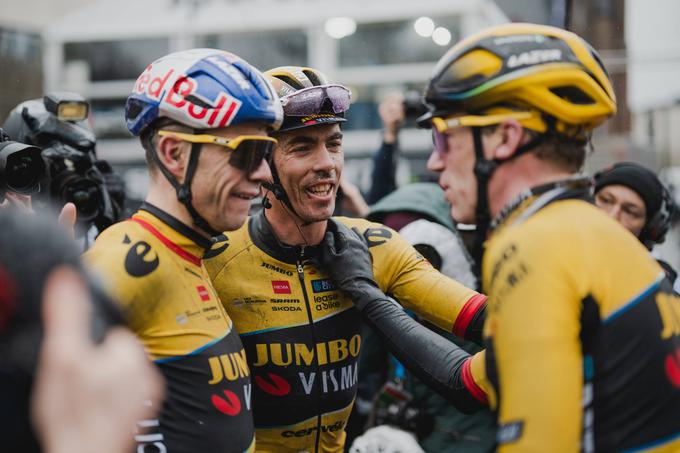 Wout Van Aert bo na Dirki po Flandriji imel močno podporo, tako v ekipi kot med navijači. | Foto: Guliverimage/Vladimir Fedorenko