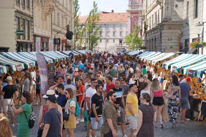 Na ljubljanske mestne ulice prihaja 11. poletna Ljubljanska vinska pot!