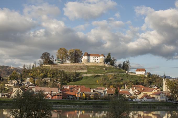 Sevnica je po zaslugi Melanie postal svetovno znan kraj. Melania je pozneje živela v Ljubljani, zdaj pa že več kot desetletje živi v New Yorku. Francoska prva dama Brigitte je dolgo časa živela v Amiensu, a zdaj skupaj z Macronom živi v obmorskem mestu Le Toquet. | Foto: Matej Leskovšek