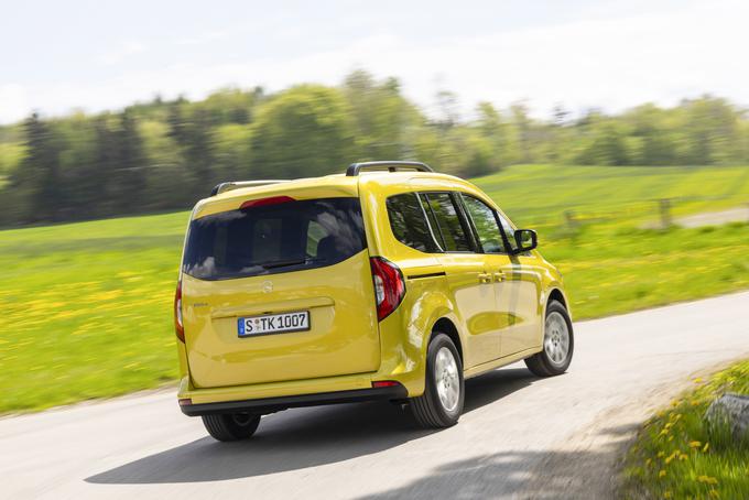 Novi razred T, opremljen s številnimi naprednimi sistemi za varnost in udobje – popolna izbira za kupce z aktivnim življenjskim slogom. Foto: Mercedes-Benz AG | Foto: 