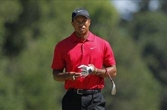 Tiger Woods poškodovan