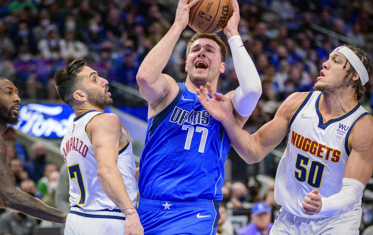 Luka Dončić | Luka Dončić je izenačil najboljši dosežek v asistencah v tej sezoni. Zbral jih je 15. | Foto Reuters