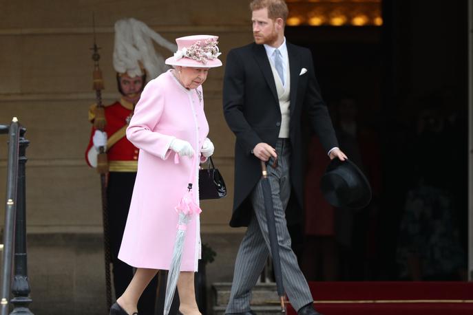 princ Harry, kraljica Elizabeta II. | Kraljica in njen vnuk sta si danes privoščila skupno kosilo. | Foto Getty Images