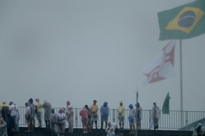 Deževno popoldne v Braziliji. | Foto: Reuters