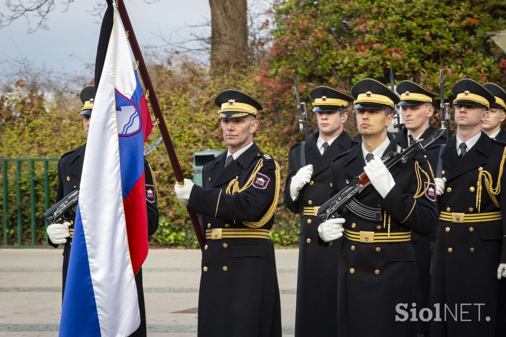 Pogreb slovenskega politika, pravnika in gospodarstvenika Janeza Zemljariča z vojaškimi častmi.