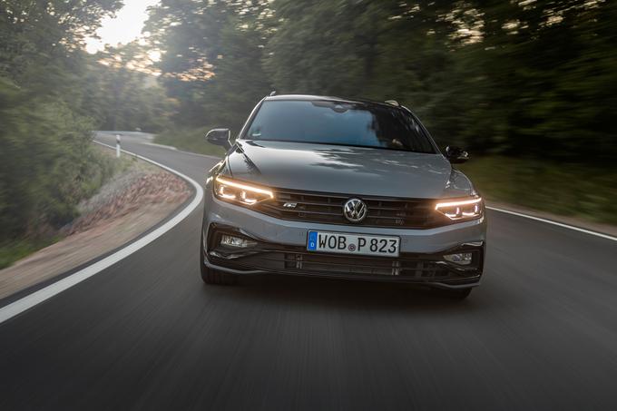 Med bolj zaželenimi paketi pri nas opreme bo športno obarvani R-line. | Foto: Volkswagen