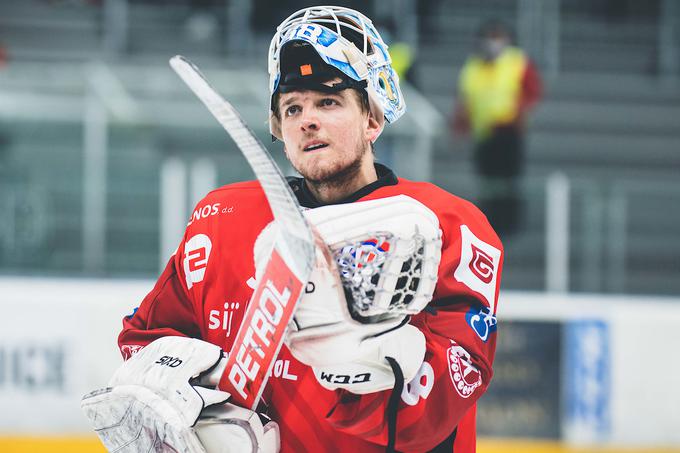 Oscar Fröberg je blestel med vratnicama Jesenic. | Foto: Grega Valančič/Sportida