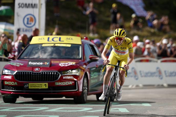 Tadej Pogačar, TDF 2024 | "Pogačar je Ferrari, v katerega so pet let natakali dizelsko gorivo. Zdaj, ko ga končno poganja bencin, smo dobili to, kar spremljamo v sezoni 2024." | Foto Reuters