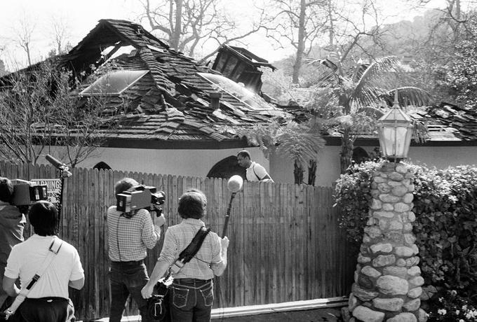 Ko se je leta 1983 z Jezerniki mudil na tekmi z Bostonom, so njegovo hišo v Bel Airu ujeli ognjeni zublji. Požar mu je uničil veliko stvari. Njegova znamenita kolekcija jazz plošč, imel jih je okrog tri tisoč, je bila povsem uničena. Navijači so mu po pošti pošiljati svoje, da bi ga vsaj delno potolažili. | Foto: Guliverimage/Vladimir Fedorenko