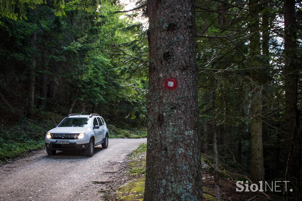 Dacia duster in oskrbnik gorske koče