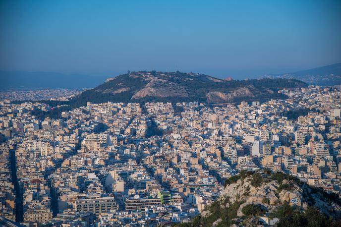 Atene | Zaradi stavke je obstal promet na podzemnih železnicah, delo pa so za več ur prekinili tudi vozniki avtobusov in taksisti. | Foto Guliverimage