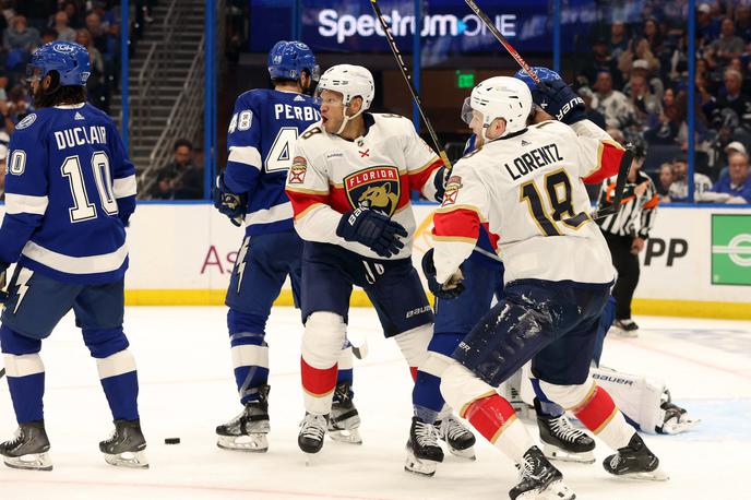 Florida Panthers - Tampa Bay Lightning | Hokejisti Florida Panthers so v konferenčnem četrtfinalu proti Tampi povedli s 3:0 v zmagah. Od napredovanja jih loči le še ena zmaga. | Foto Reuters