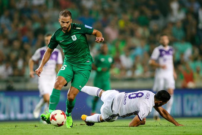 Olimpija si je na prvi tekmi v Stožicah zagotovila prednost treh zadetkov. Zmagala je z 2:0. Dva zadetka je prispeval Nik Kapun, ki je vprašljiv za povratno tekmo, enega Issah Abass. | Foto: Matic Klanšek Velej/Sportida