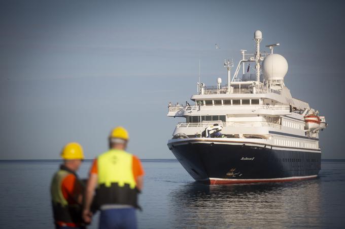 Ladja, ki so jo leta 2015 razglasili za najboljšo ladjo v kategoriji luksuznih ladij za križarjenja, se bo v Koper vrnila 2. septembra. | Foto: Bojan Puhek