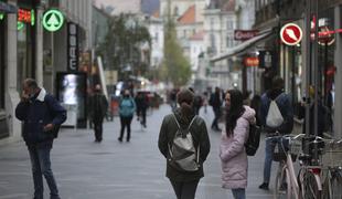 Vlada skrajšala veljavnost testov, silvestrovanj na prostem ne bo #video