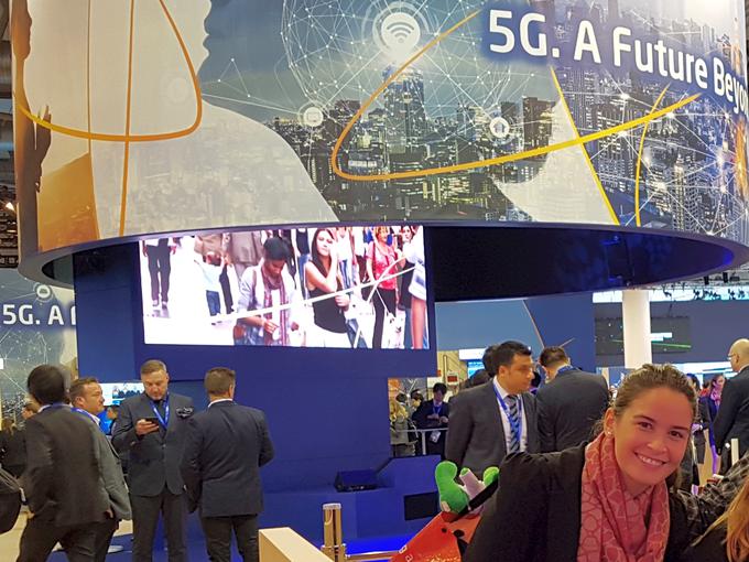 Če ne bi odpovedali letošnjega Mobile World Congressa, bi tako kot lani (na fotografiji) gotovo tudi letos 5G ena od glavnih tem dogodka. | Foto: Srdjan Cvjetović