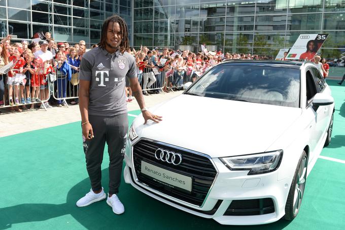 Okrepitev ekipe in vzhajajoča zvezda portugalskega nogometa Renato Sanches je bil skromen, saj je izbral "le" audija A3. | Foto: Audi