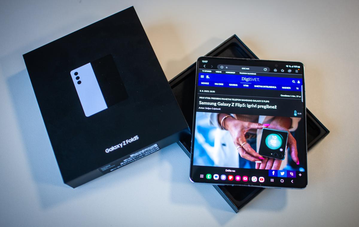 Samsung Galaxy Z Fold 5 | Samsung Galaxy Z Fold5 je večji od dveh letošnjih Samsungovih novih pregibnežev. | Foto Gaja Hanuna