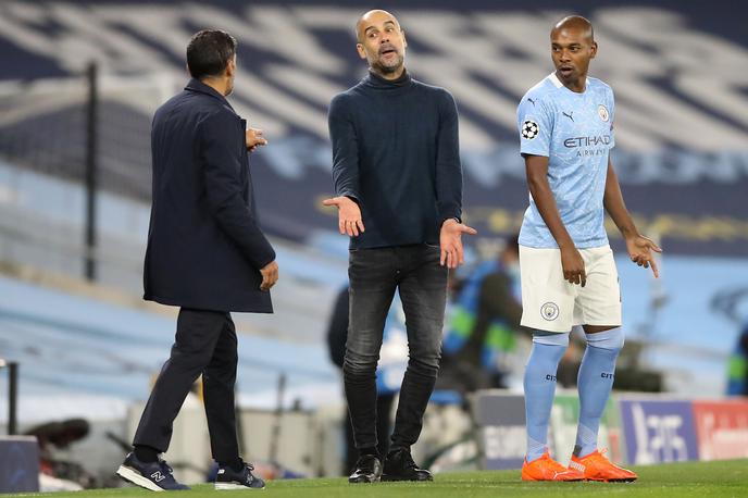 Manchester City Guardiola Fernandinho | Trener Manchester Cityja Josep Guardiola bo pogrešal Fernandinha vsaj štiri tedne. | Foto Reuters