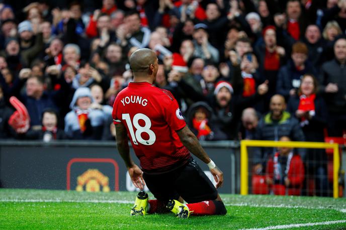 Ashley Young | Tudi veteran Ashley Young ostaja rdeči vrag. | Foto Reuters