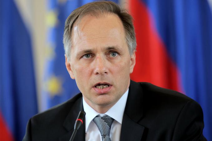 Predsednik ustavnega sodišča Rajko Knez, ki se ni mogel udeležiti seje Odbora DZ za pravosodje, se je pisno odzval na vabilo predsednika odbora Blaža Pavlina. | Foto: STA ,