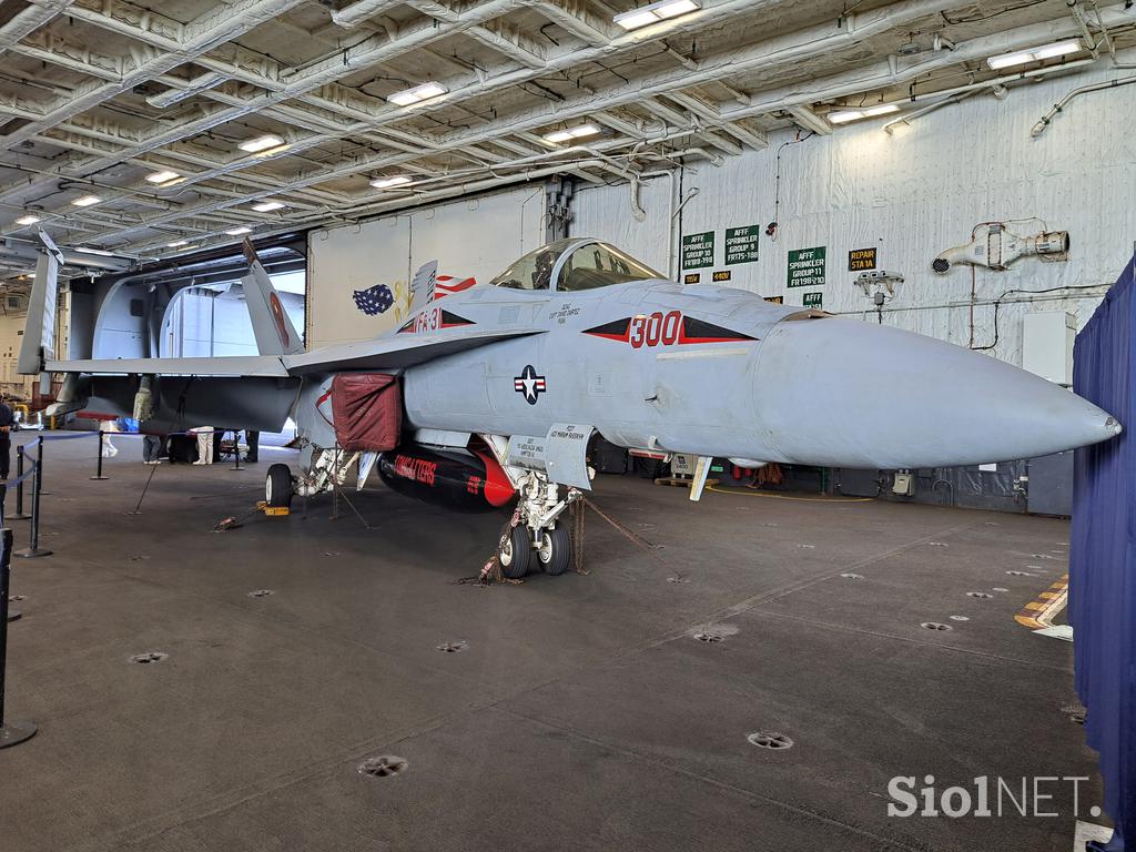 letalonosilka USS Gerald R. Ford