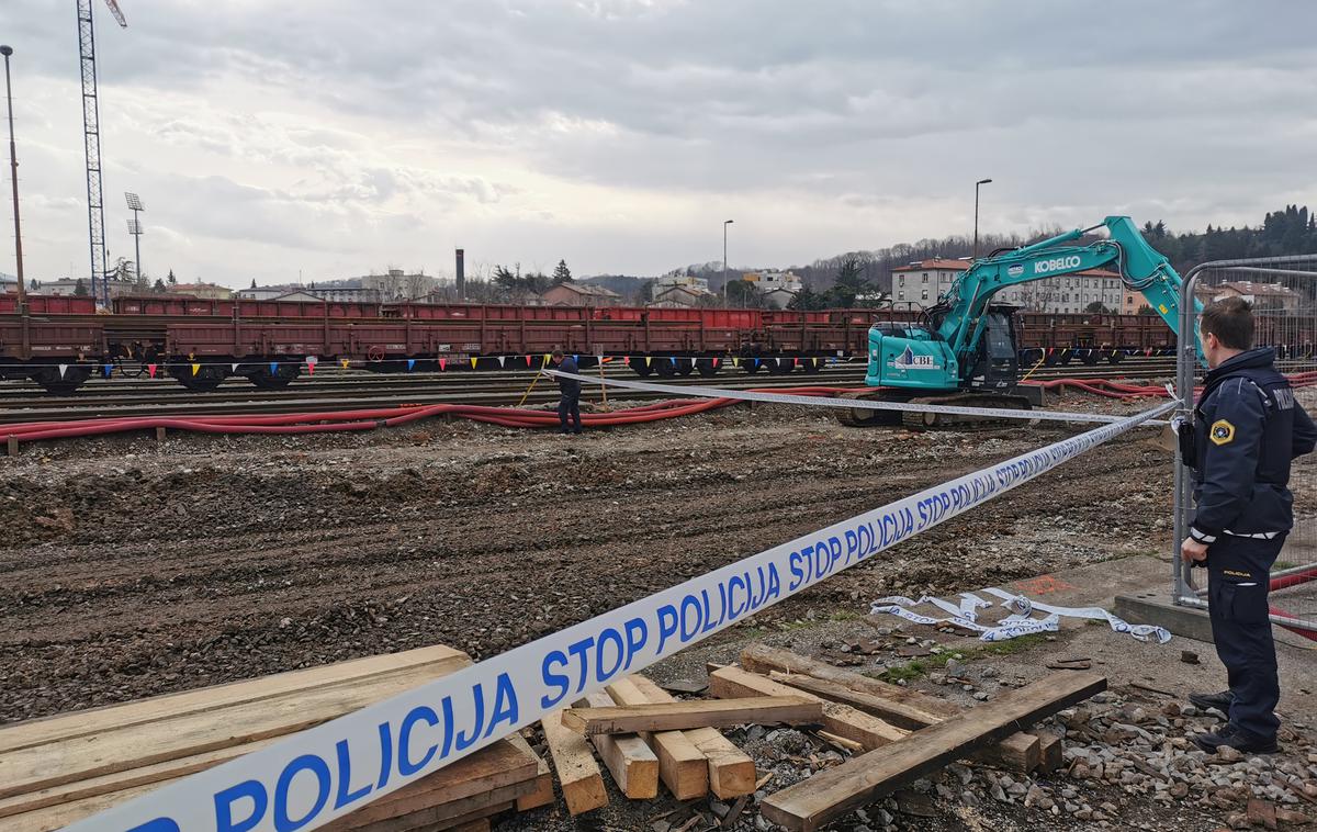 Bomba, Nova Gorica | Med obnovo novogoriške železniške postaje so skupno našli že osem bomb. | Foto Ervin Čurlič/Civilna zaščita za Severno Primorsko