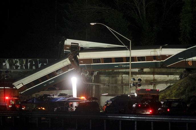 Na vlaku iz Seattla proti Portlandu  je bilo skupaj 86 ljudi, od tega 77 potnikov. | Foto Reuters