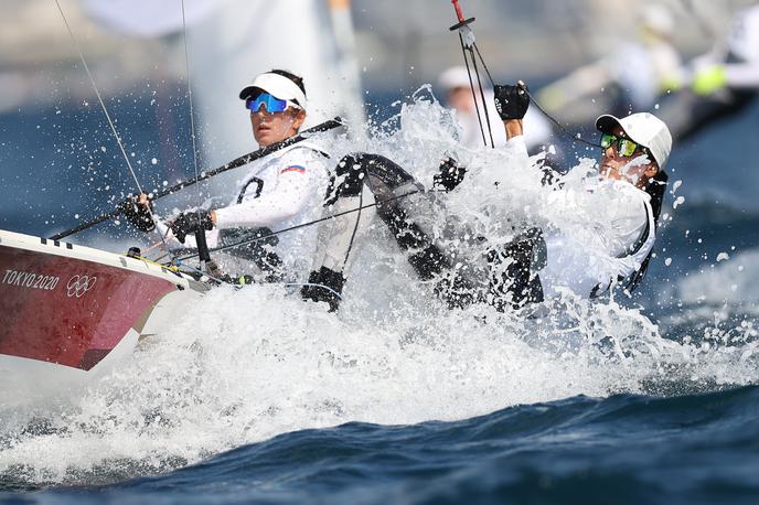 Tina Mrak, Veronika Macarol | Tina Mrak in Veronika Macarol bi morali danes opraviti z deveto in deseto regato, a so jadralni boji prestavljeni na torek. | Foto Reuters