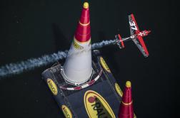 Red Bull Air Race: Slovenec Peter Podlunšek v San Diegu senzacionalno drugi!