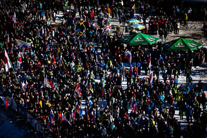 Sobotno tekmo si je ogledalo 8.500 gledalcev. | Foto: www.alesfevzer.com