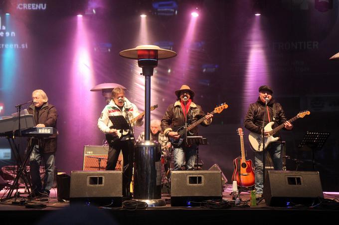 Gorazd Elvič s Čudežnimi polji v soboto po tekmi prireja koncert, ker verjame, da bo slavil Maribor. | Foto: Mediaspeed