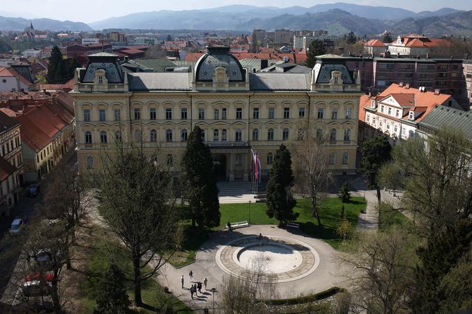 Posamezniki, ki jim starih študijskih programov ne bo uspelo končati, bodo imeli možnost dokončanja študija po bolonjskih študijskih programih na podlagi vpisa v začetni ali višji letnik in priznavanja opravljenih obveznosti. Plačilo bo odvisno od načina študija, pravijo na Univerzi v Mariboru. | Foto: Matjaž Rušt