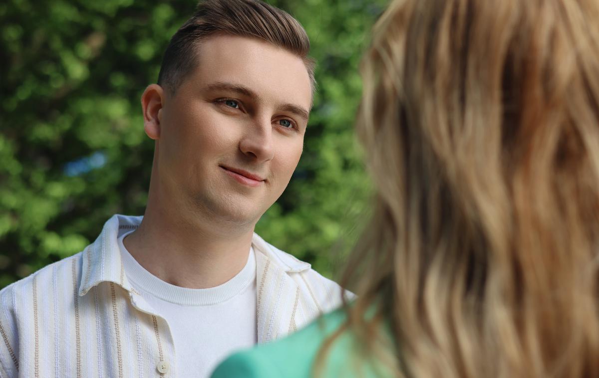 Matej Lebič | "Naj povem, da je tudi v resnici zlatolaska osvojila moje srce. Vsako besedilo v mojih avtorskih skladbah je povezano z mojim življenjem, saj le tako lahko ljudem skozi pesmi iskreno razodeneš svojo življenjsko zgodbo," je povedal mladi glasbenik Matej Lebič. | Foto Filip Brinjovec