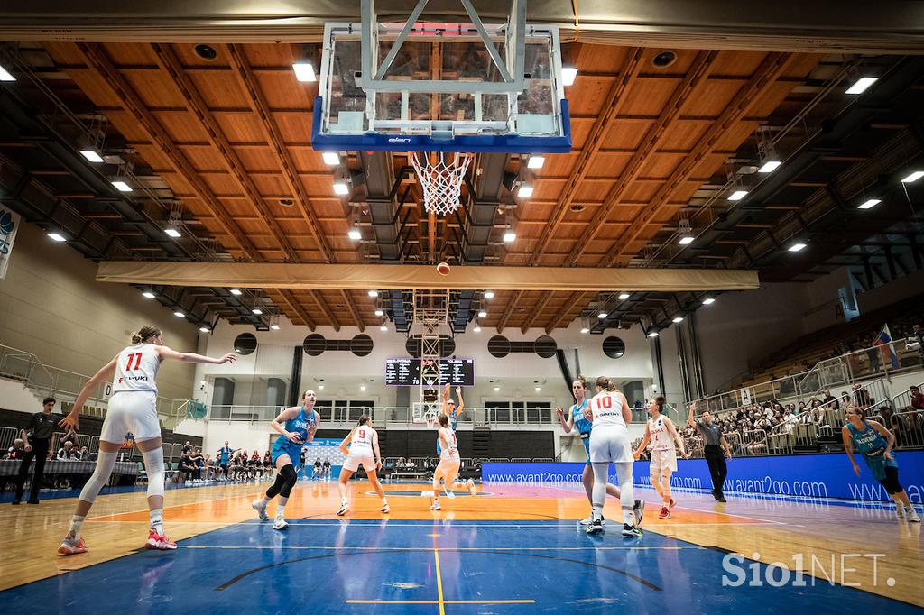 slovenska ženska košarkarska reprezentanca, Slovenija : Poljska