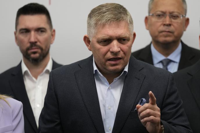 Robert Fico | Fico je v današnji izjavi za medije povedal, da je Ukrajina velika tragedija za vse. Pozval je k mirovnim pogajanjem, saj nadaljnje ubijanje ne bo nikomur v pomoč, navaja francoska tiskovna agencija AFP. | Foto Guliverimage