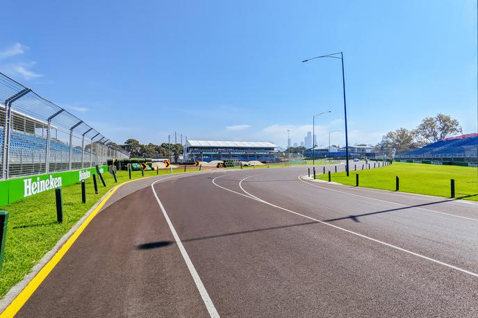 Formula 1 Albert Park | Nekaj zavojev, med njimi je prvi, so razširili, da bodo še hitrejši. | Foto Guliver Image