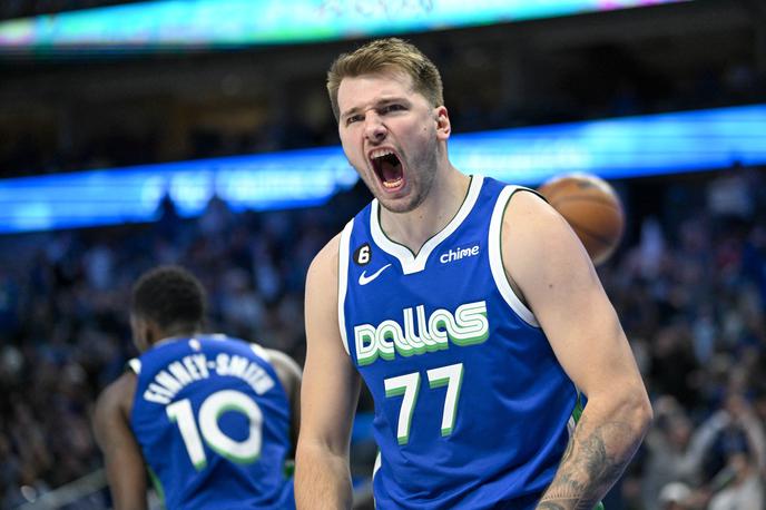 Luka Dončić | Luka Dončić je spet "letel" po igrišču in v noči na nedeljo dosegel že 49. trojni dvojček v ligi NBA. | Foto Reuters