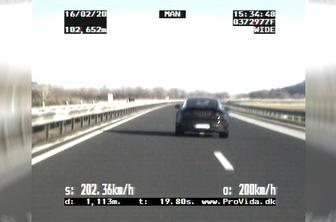 Po dolenjski avtocesti divjal z več kot 200 km/h