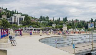 Sodišče preiskuje posilstvo 17-letnice na portoroški plaži