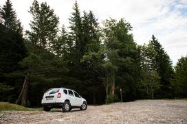 Dacia duster in oskrbnik gorske koče