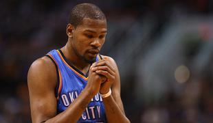 Kevin Durant preskočil legendarnega Michaela Jordana