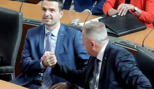 Interpelacija: Počivalšek ostaja minister