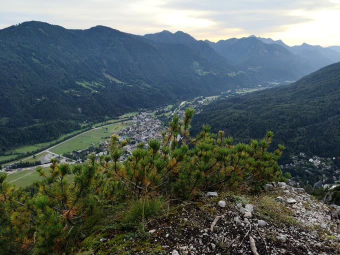 Ena od razglednih točk s poti po robu grebena na Kranjsko Goro in Karavanke | Foto: Matej Podgoršek