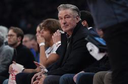 Alec Baldwin o usodnem streljanju: Resnice ni povedal še nihče