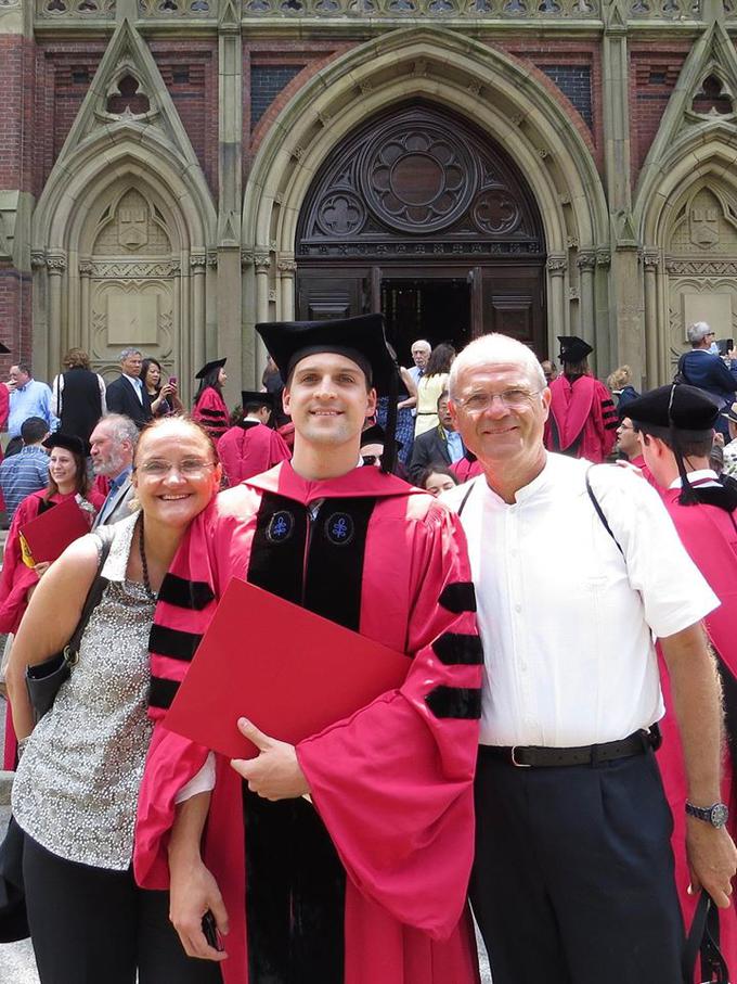 Izobrazba mu pomeni več kot olimpijska medalja. Diplomiral je na Berkleyju, doktoriral pa na prestižni univerzi Harvard v Bostonu. | Foto: 