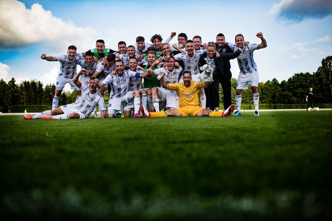 Mura je glasno in veselo proslavila preboj v veliki finale. | Foto: Grega Valančič / Sportida