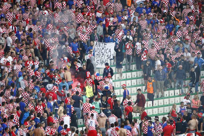 Transparent v podporo članu navijaške skupine Torcida Anteju Vučici. | Foto: 