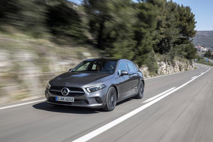 Na cesti daje vtis samozavestne stabilnosti in všečne dinamičnosti. | Foto: Mercedes-Benz